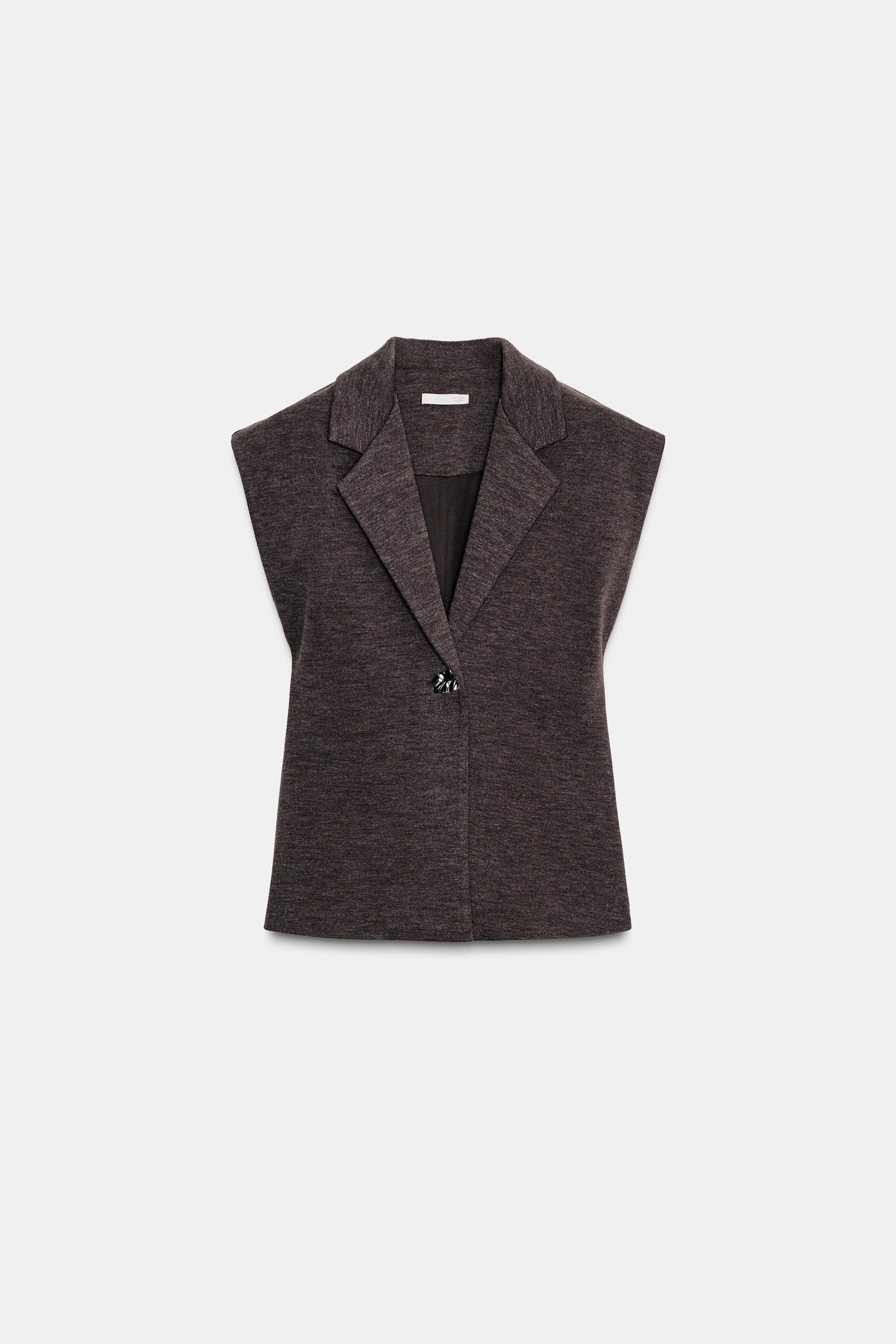 BUTTON VEST